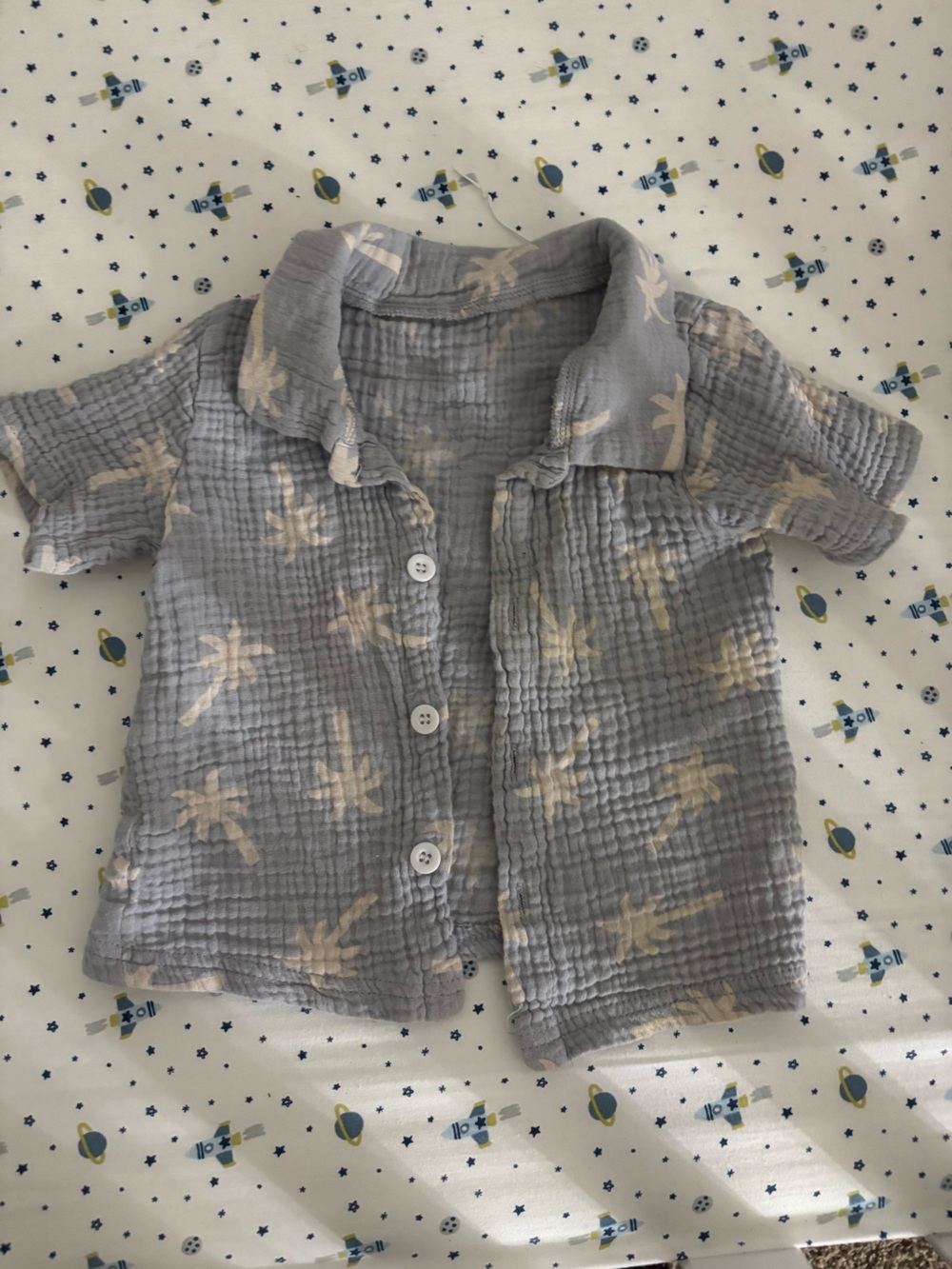 SHEIN Light Gray Gauze Button-Down Shirt with Cream Palm Print
